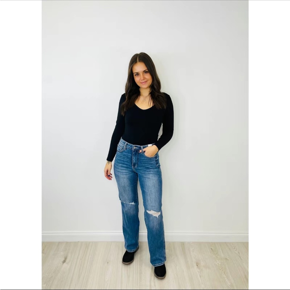 Judy Blue "Thinking of You" 
Tummy control 11/30 straight leg jeans